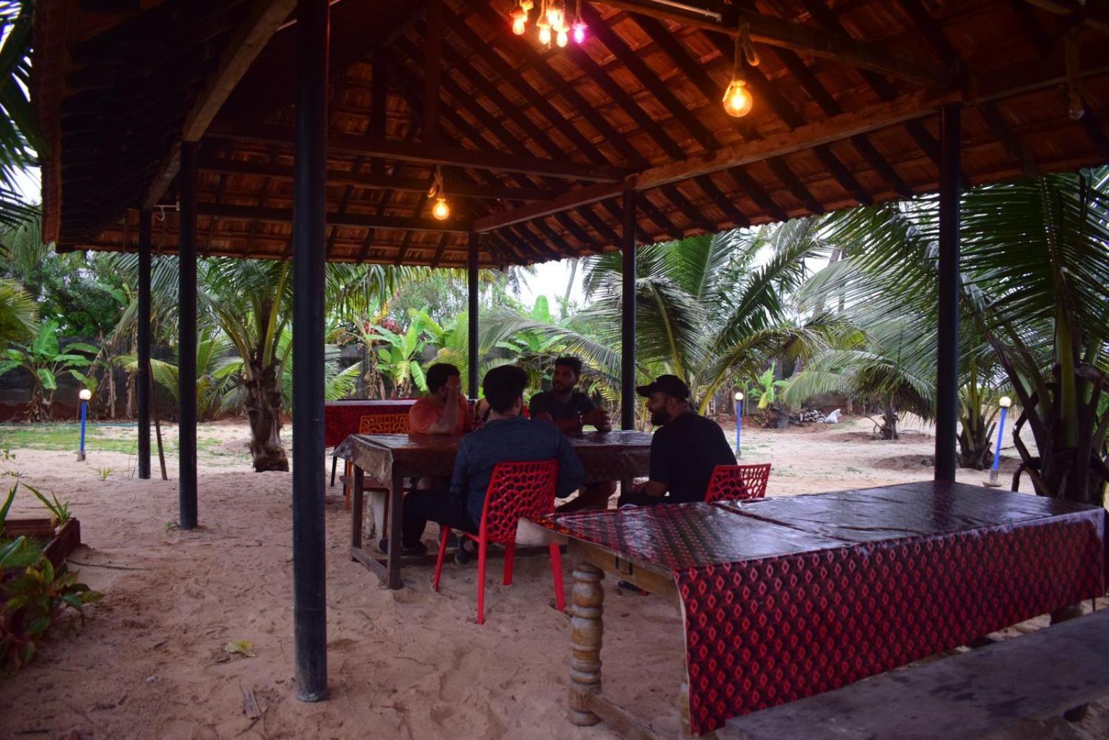 Blue Water Beach Homestay - Private Beach Dh Kalyānpur Esterno foto